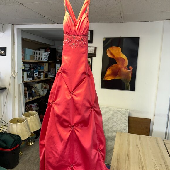 Masquerade Red Dress for special occasions - Picture 5 of 6